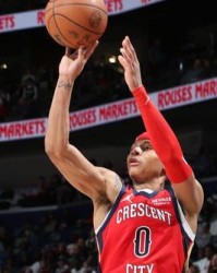 bob半岛体育官方网站-生涯之夜！费尔斯狂砍40分 创鹈鹕新秀单场得分纪录